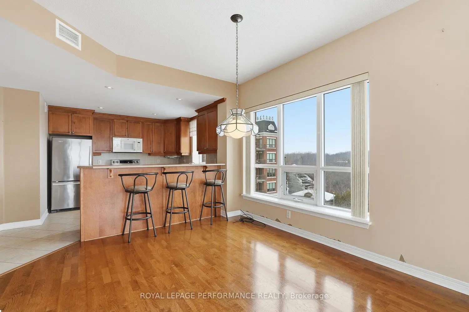 Additional image 4 of 955 Beauparc Private 411