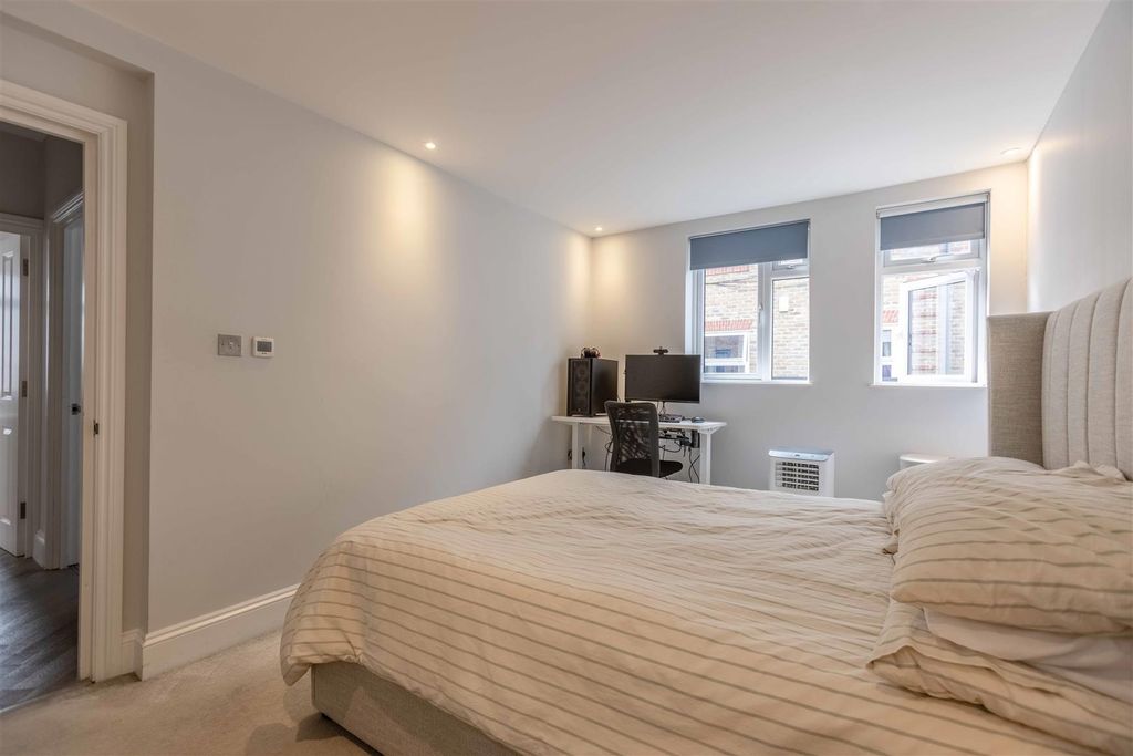 Additional image 9 of 2 bed maisonette for saleSt. Leonards Road, Windsor SL4