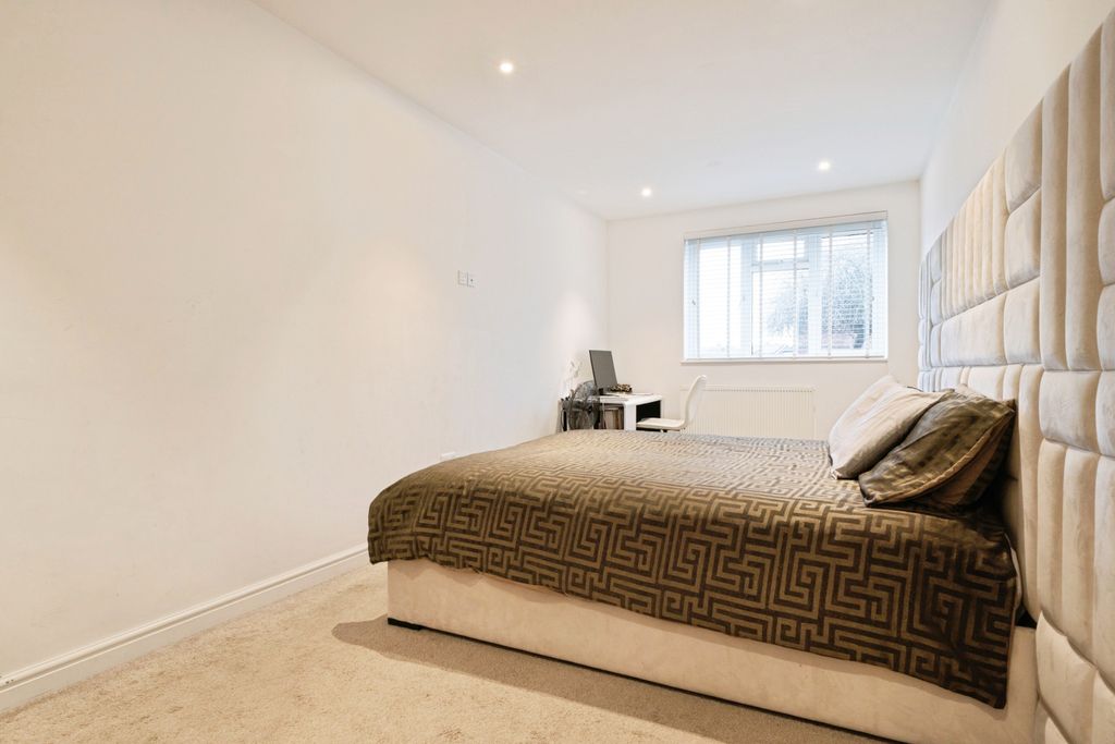 Additional image 12 of 2 bed maisonette for saleDenman Drive, Ashford TW15