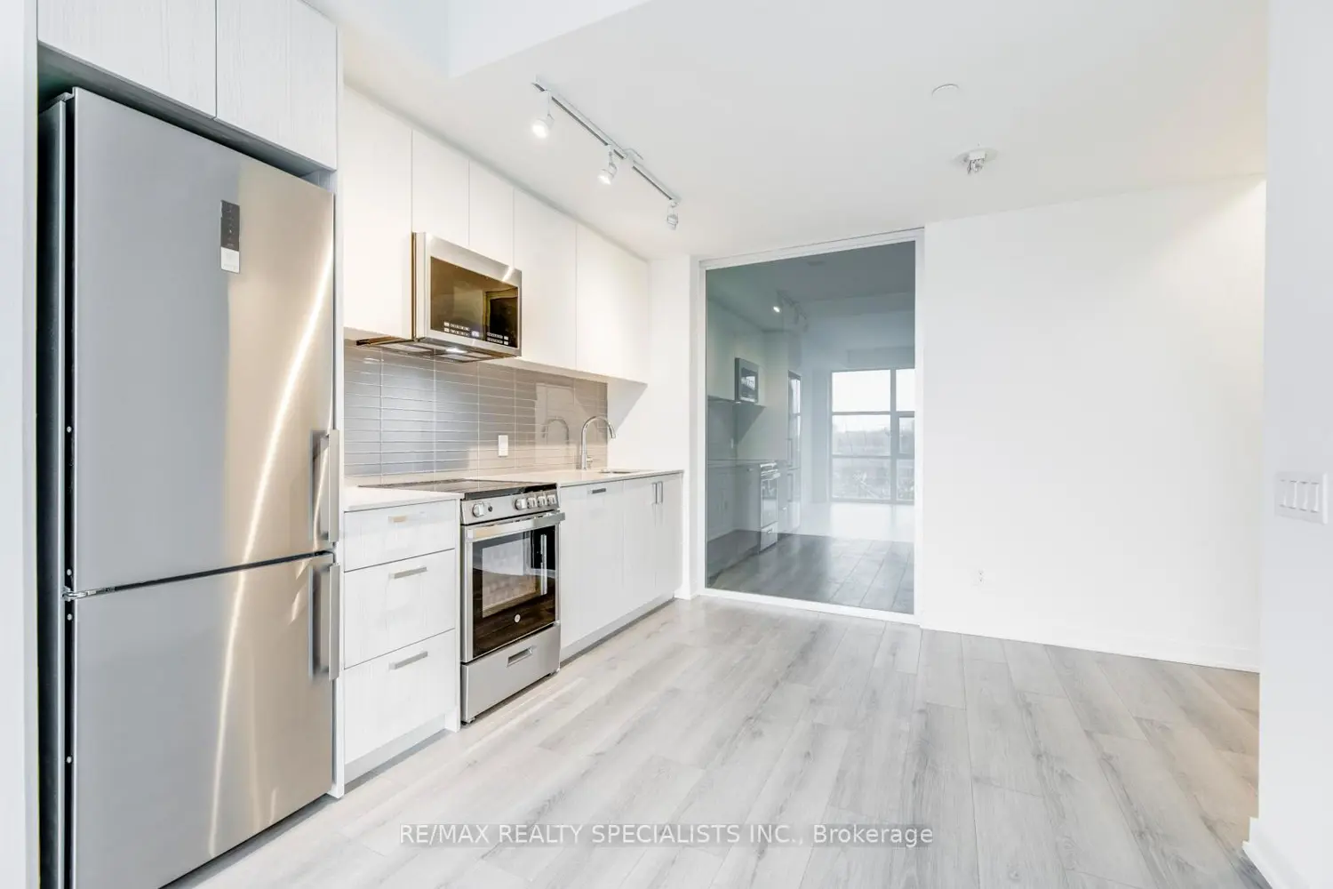 Additional image 11 of 1787 St Clair Avenue 419