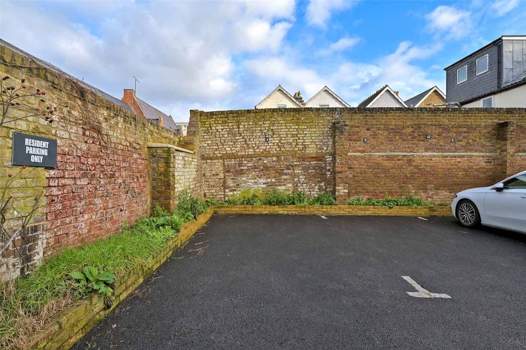 Additional image 16 of 3 bed maisonette for saleBexley Street, Windsor, Berkshire SL4
