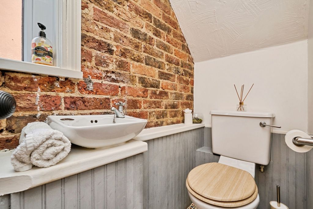 Additional image 21 of 4 bed detached house for saleCastle Road, Newport, Isle Of Wight PO30