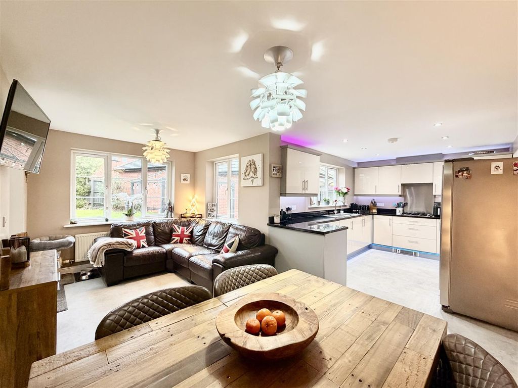 Additional image 2 of 4 bed detached house for saleRoman Close, Barrow Upon Soar, Loughborough LE12