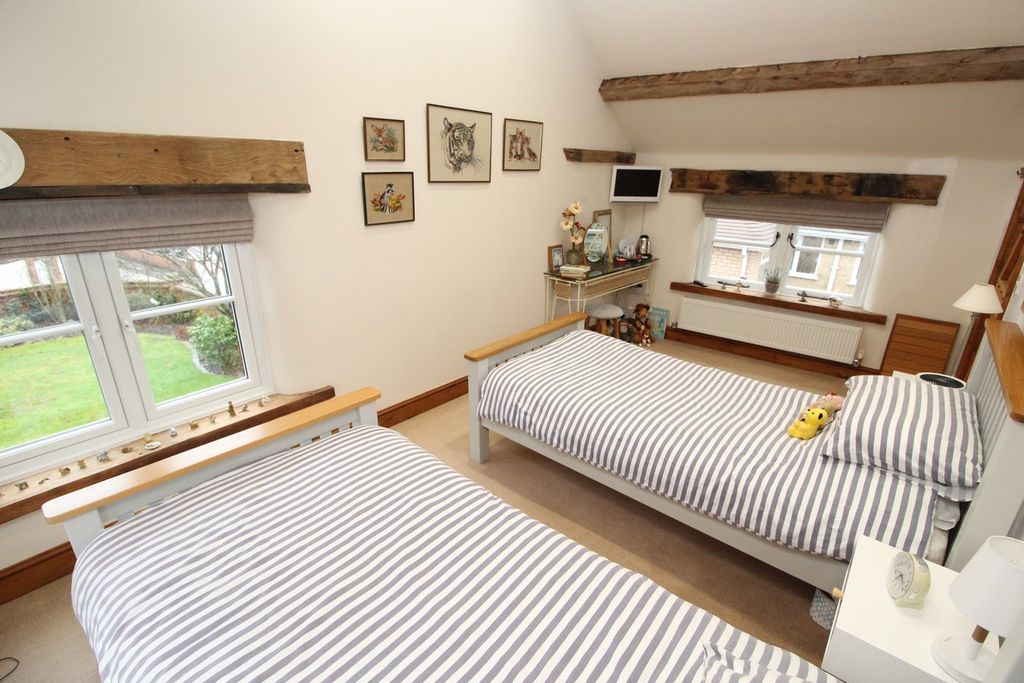 Additional image 12 of 5 bed detached house for saleNorthfield Road, Blaby, Leicester LE8