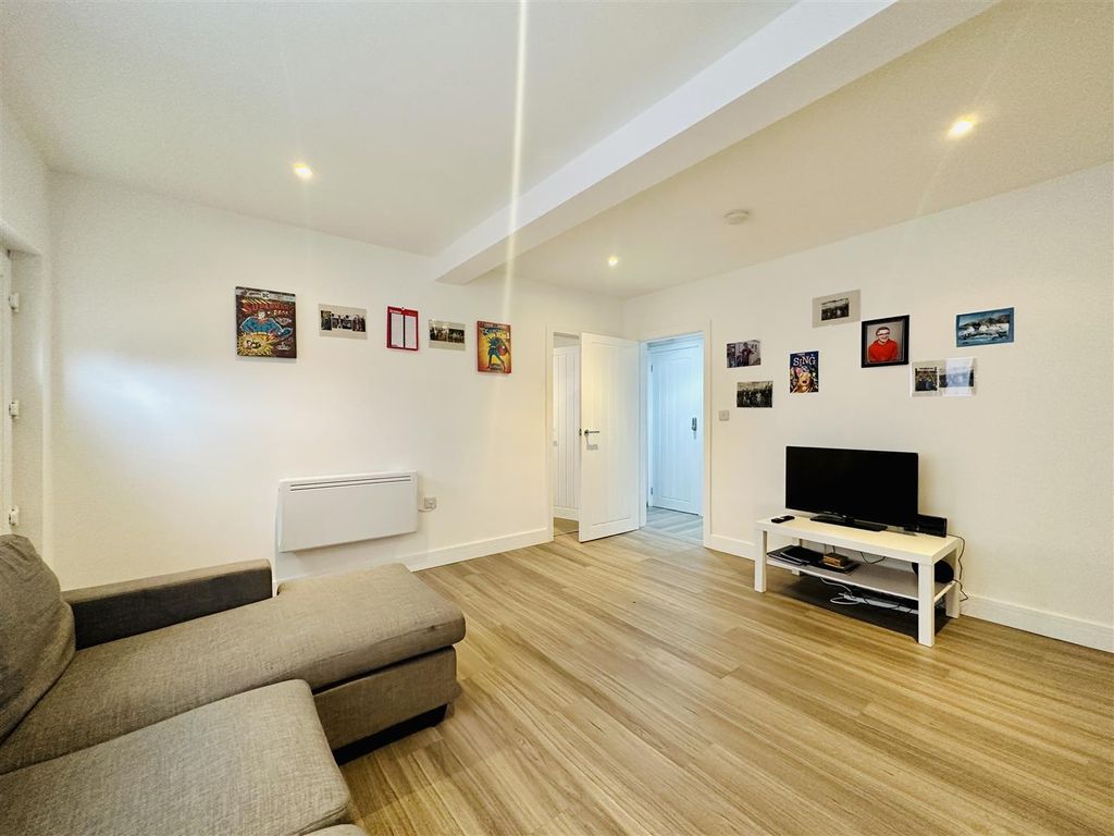 Additional image 4 of 4 bed terraced house for saleBarrow Road, Sileby, Loughborough LE12