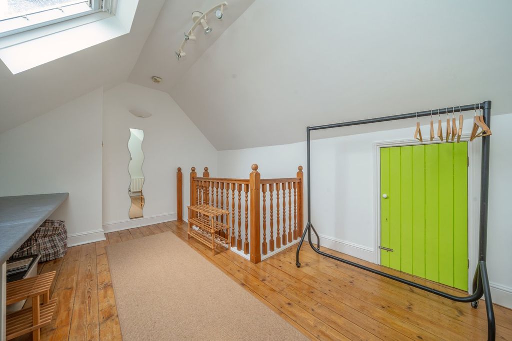 Additional image 15 of 4 bed semi-detached house for saleParkland Grove, Ashford TW15