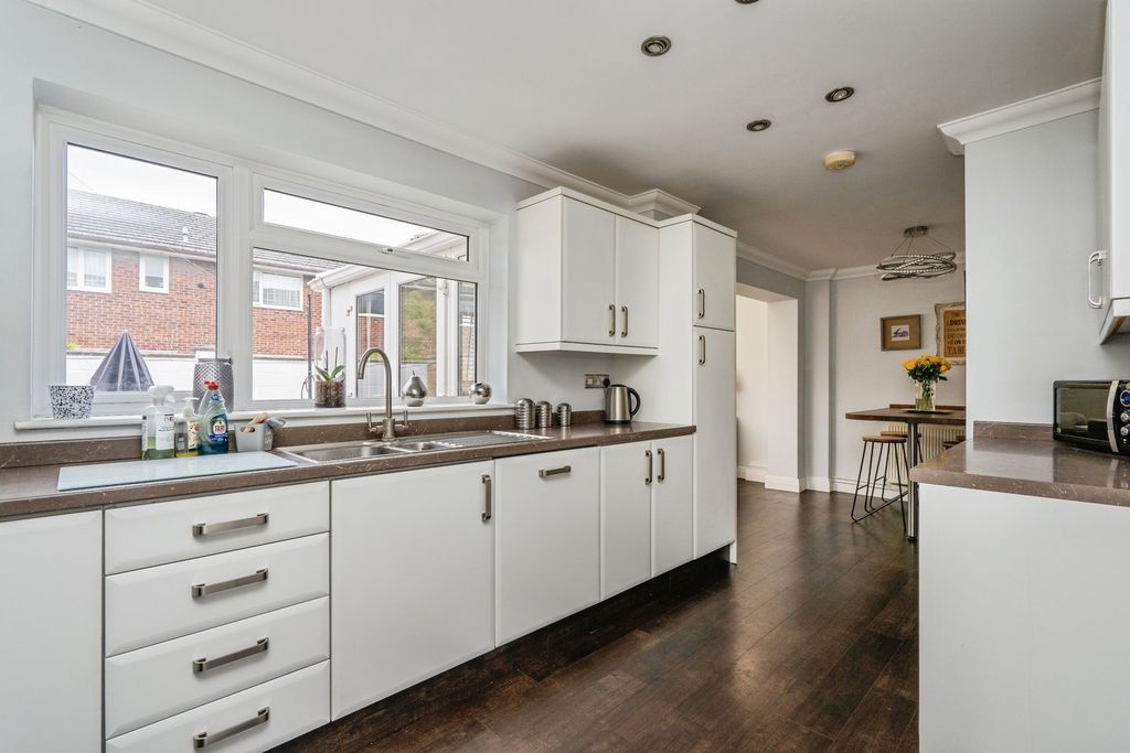 Additional image 15 of 3 bed semi-detached house for saleGodwit Road, Southsea, Hampshire PO4
