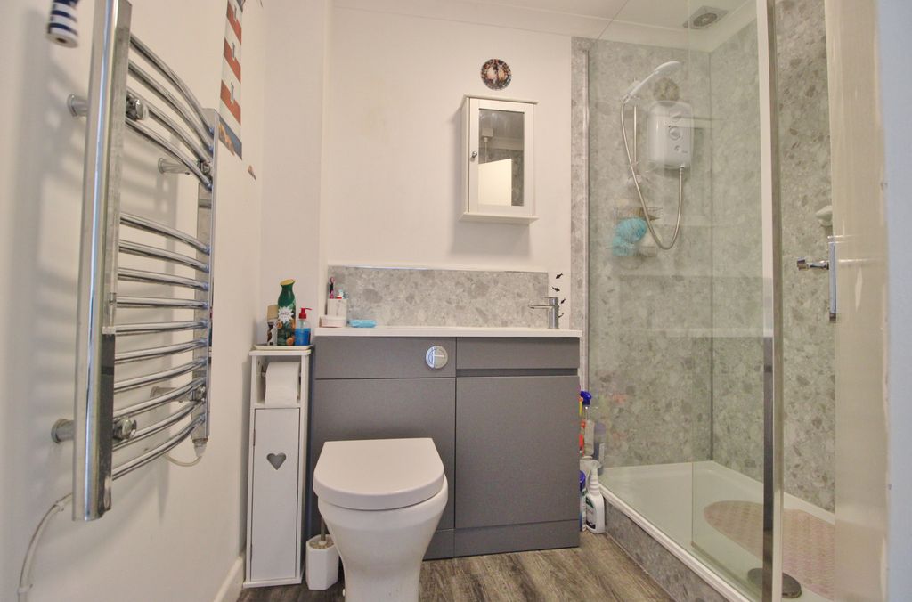 Additional image 4 of 1 bed property for saleOld Canal, Southsea PO4