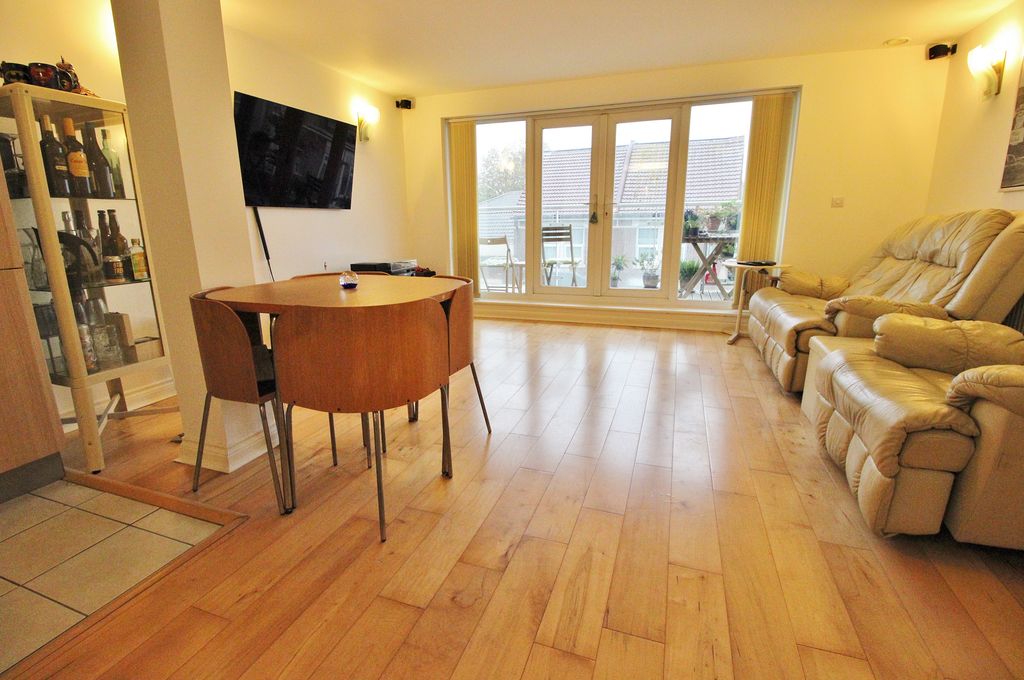 Additional image 2 of 2 bed flat for saleElm Grove, Southsea PO5