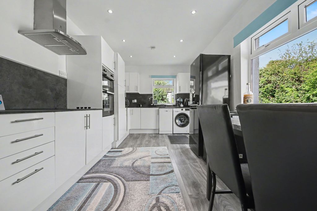 Additional image 6 of 2 bed detached bungalow for saleSouth East Crescent, Sholing SO19