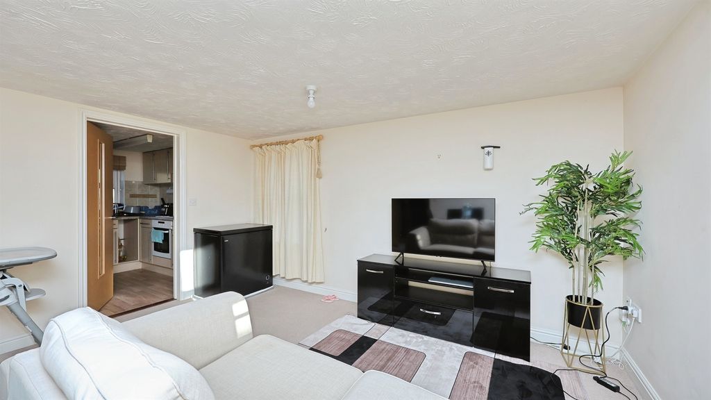 Additional image 6 of 2 bed flat for saleCaddow Road, Norwich NR5