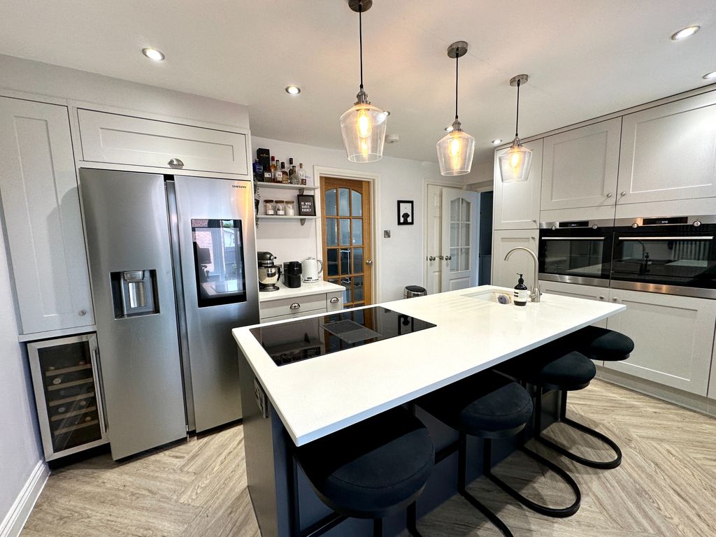 Additional image 5 of 4 bed semi-detached house for saleRosewood Drive, Coppice Farm Estate, Willenhall WV12