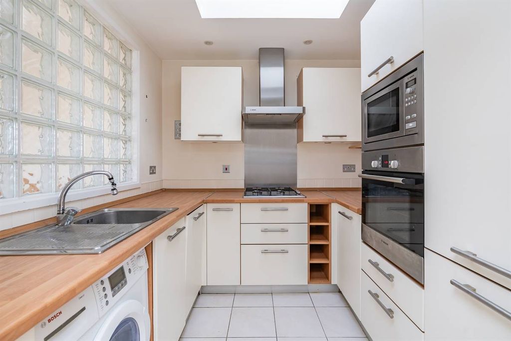 Additional image 6 of 2 bed flat for saleGraystone Road, Tankerton, Whitstable CT5