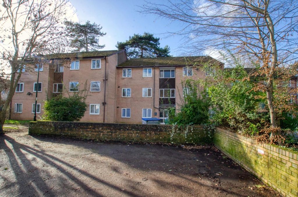Additional image 2 of 3 bed flat for saleThe Oaks, Southampton SO19