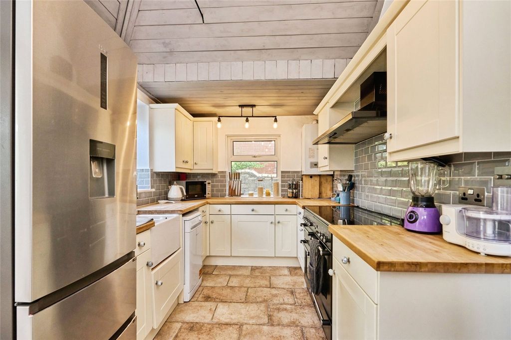 Additional image 8 of 4 bed detached house for saleCastle Road, Newport, Isle Of Wight PO30