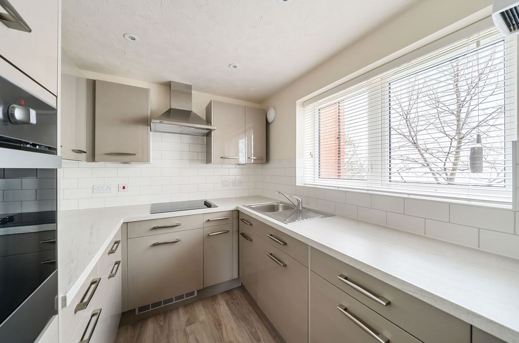 Additional image 2 of 1 bed flat for saleSpitfire Lodge, Belmont Road, Southampton, Hampshire SO17
