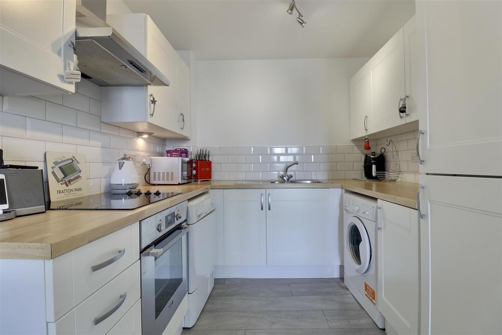 Additional image 5 of 2 bed flat for saleFratton Way, Southsea PO4