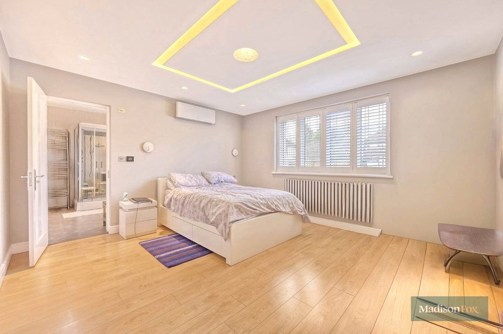 Additional image 26 of 5 bed detached house for saleThe Dell, Woodford Green IG8