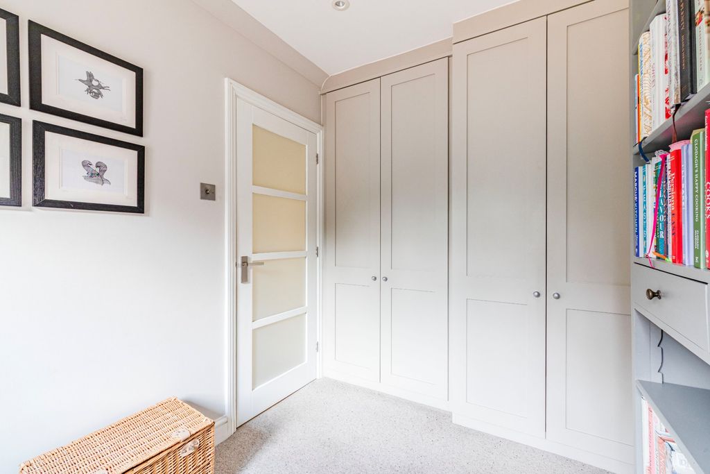 Additional image 37 of 5 bed detached house for salePyrford, Surrey GU22