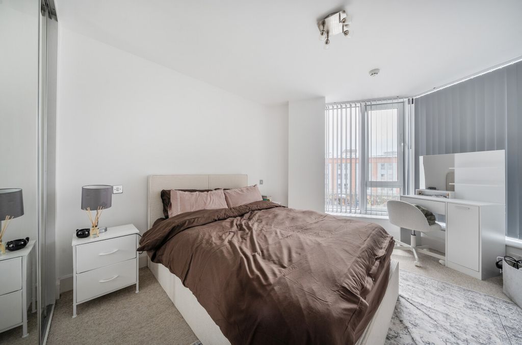 Additional image 8 of 2 bed flat for saleThe Canalside, Gunwharf Quays, Portsmouth, Hampshire PO1