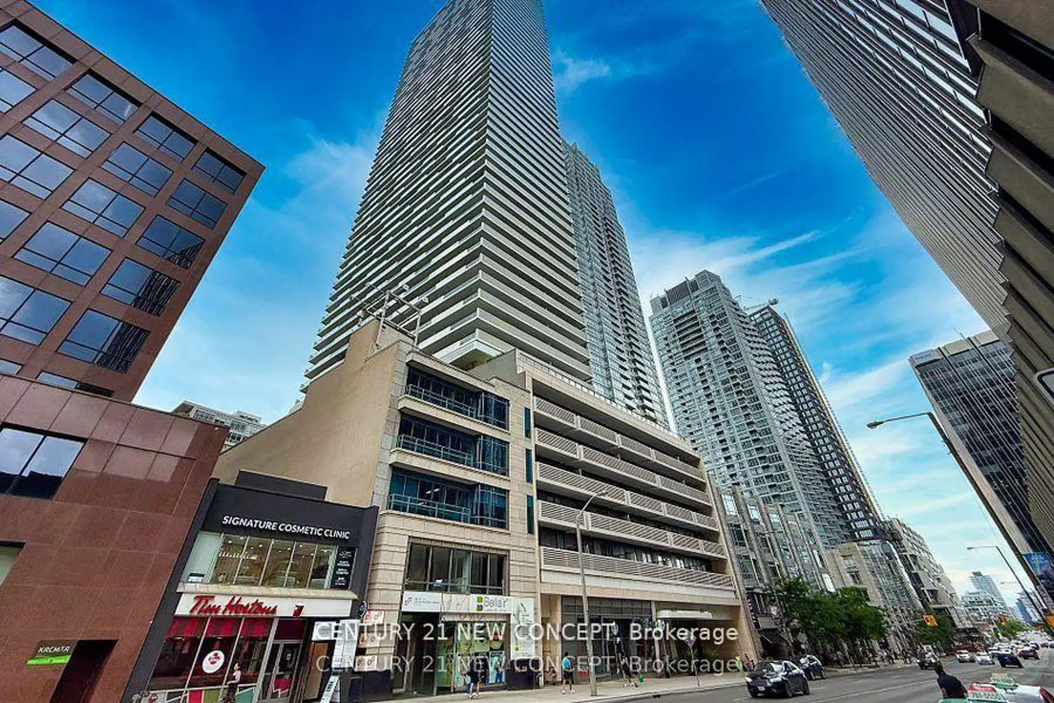 2221 Yonge Street 4206