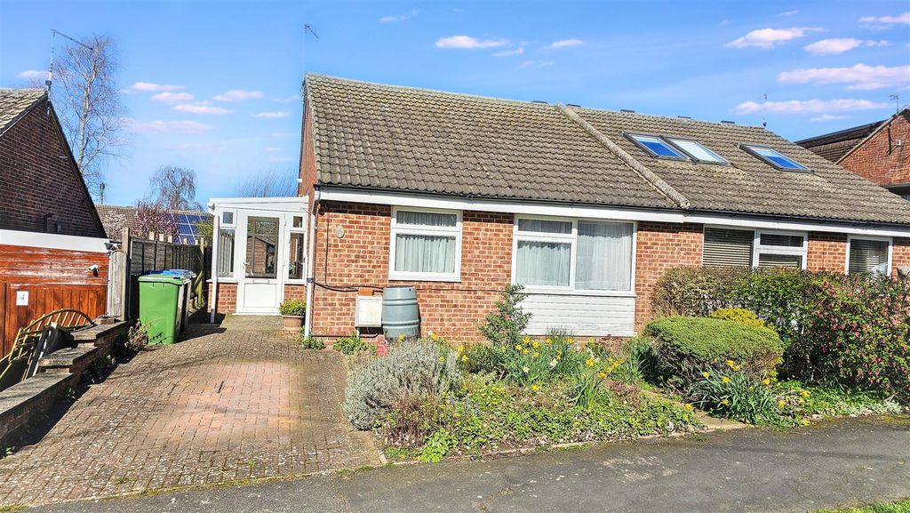 2 bed semi-detached bungalow for saleMount View, Great Glen LE8