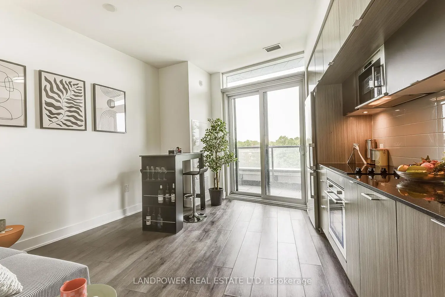 Additional image 11 of 585 Bloor Street 415