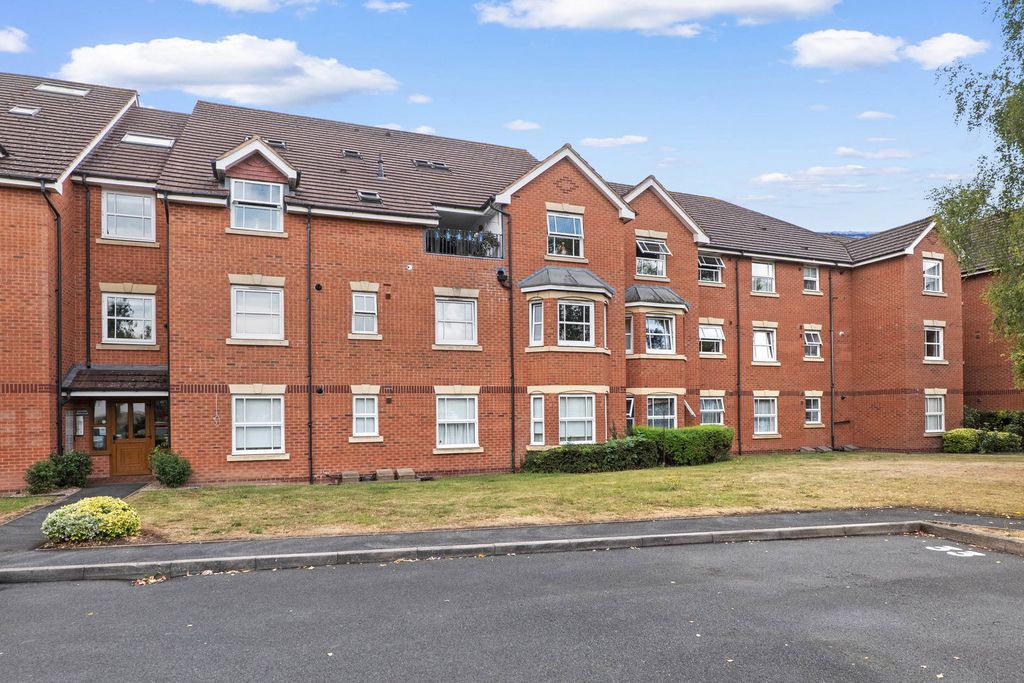 3 bed flat for sale49 Hardy Court, Barbourne, Worcester. WR3