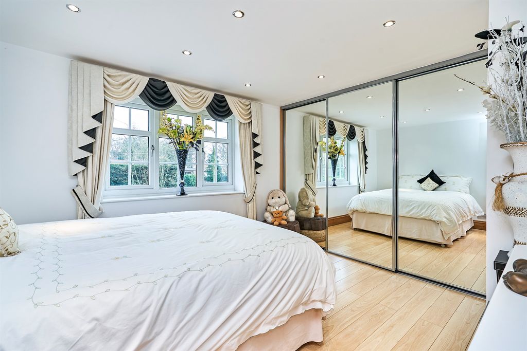 Additional image 12 of 4 bed detached house for saleStourbridge Road, Penn, Wolverhampton WV4