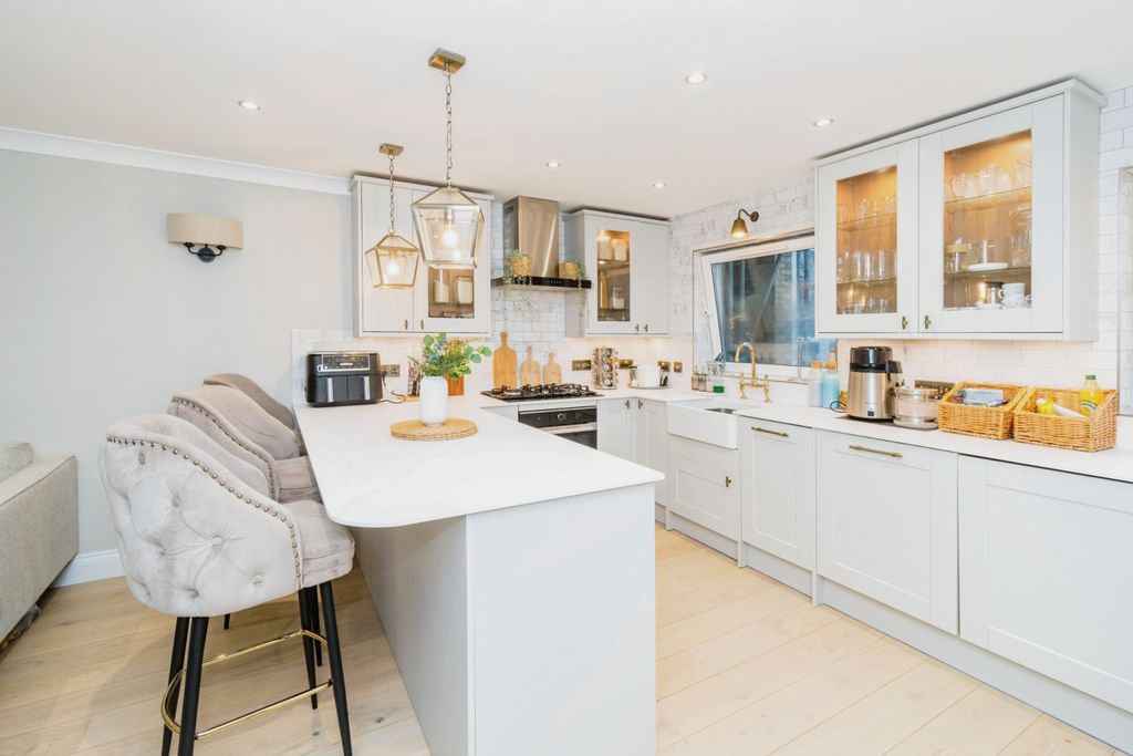 Additional image 6 of 2 bed flat for saleWinchester Road, Southampton, Hampshire SO16