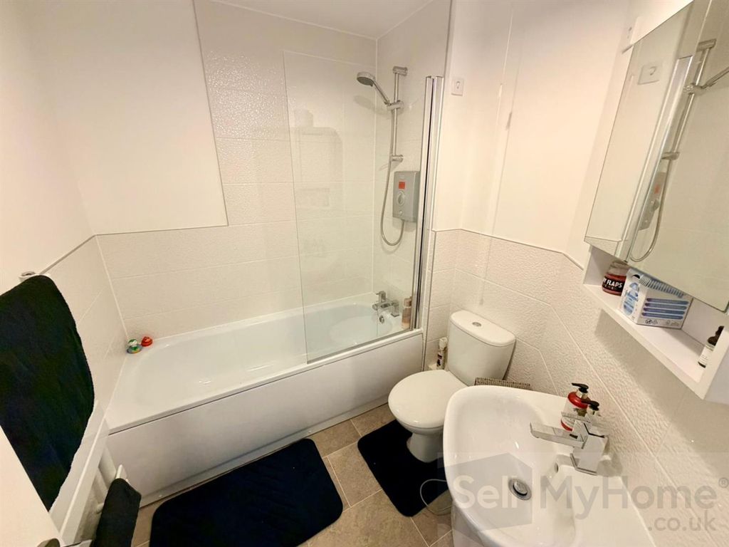 Additional image 11 of 3 bed semi-detached house for saleHigh Street, Fleckney, Leicester LE8
