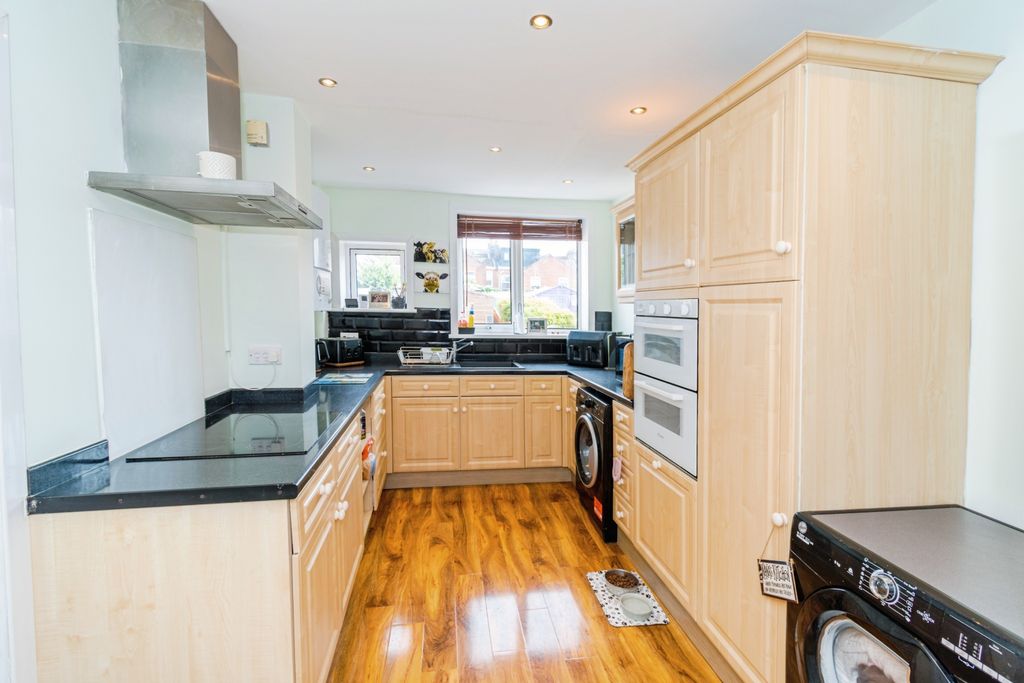 Additional image 8 of 3 bed terraced house for saleEnglish Road, Southampton SO15