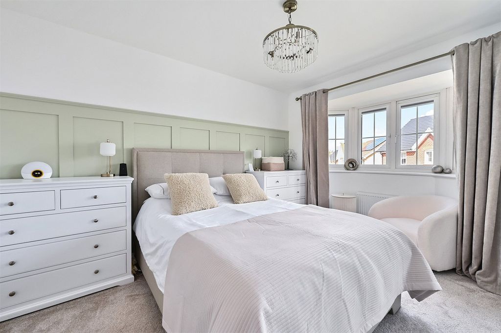 Additional image 11 of 4 bed detached house for saleBunch Grove, Yateley, Hampshire GU46