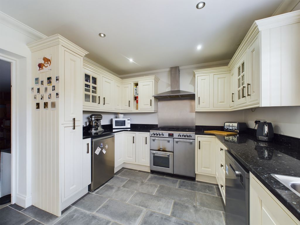 Additional image 8 of 4 bed detached house for saleRectory Grove, Wickford SS11