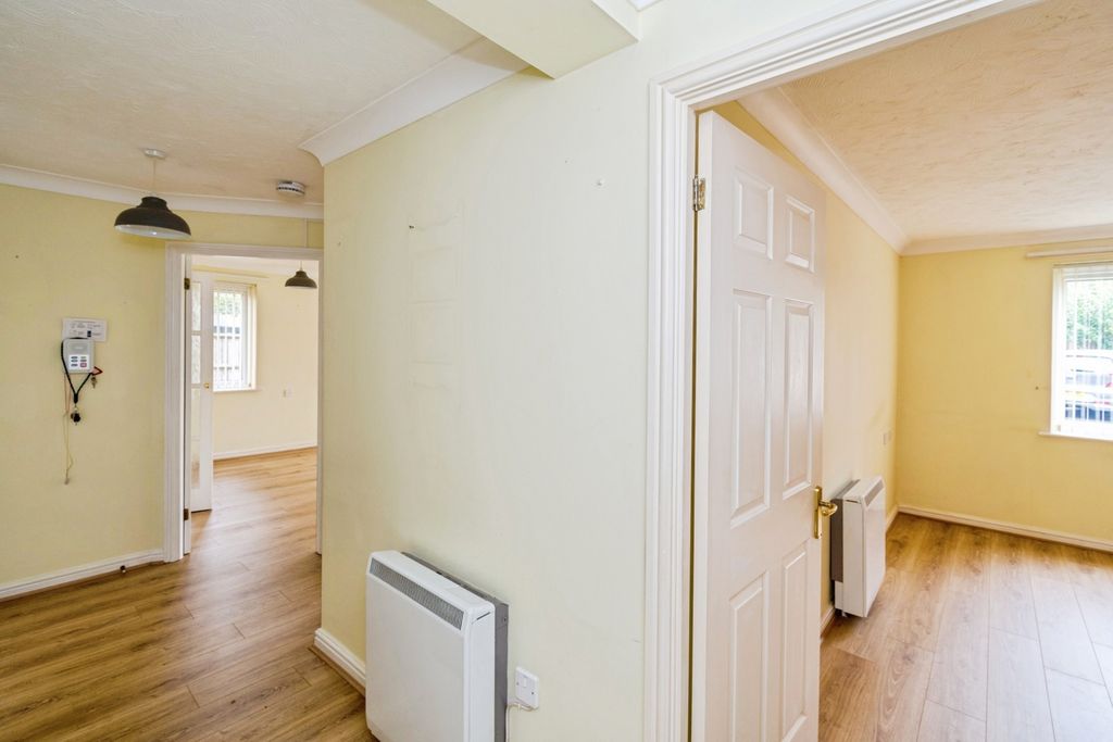 Additional image 15 of 2 bed flat for saleOakley Road, Southampton, Hampshire SO16