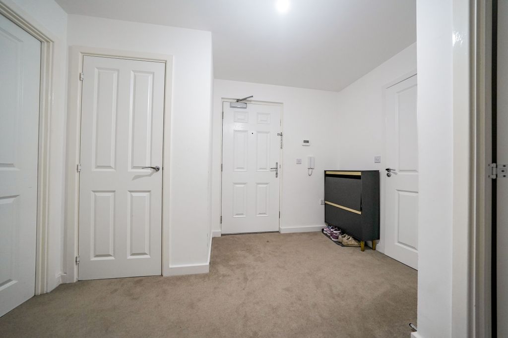 Additional image 11 of 2 bed flat for saleRound Meadow Road, Leicester LE4