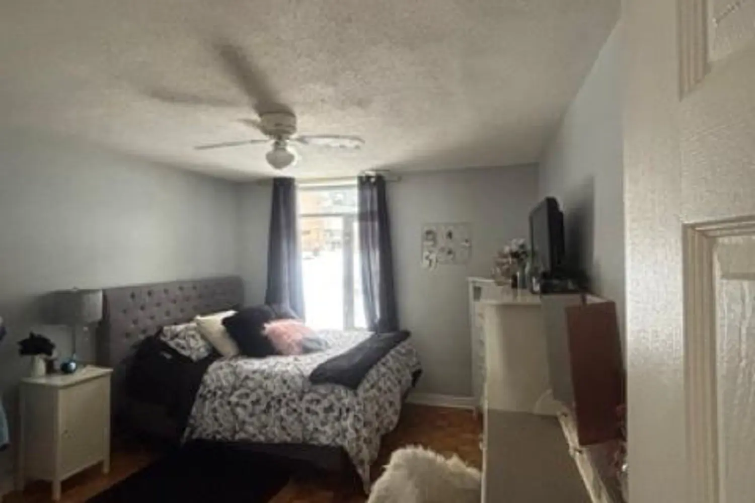 Additional image 9 of 1 Mowat Avenue 106