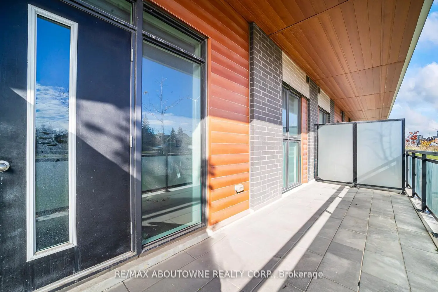 Additional image 11 of 95 Dundas Street 004