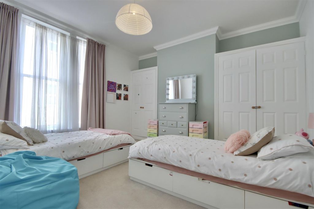 Additional image 15 of 2 bed flat for saleClarence Parade, Southsea PO5