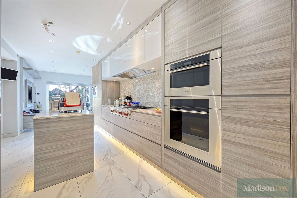 Additional image 16 of 5 bed detached house for saleThe Dell, Woodford Green IG8