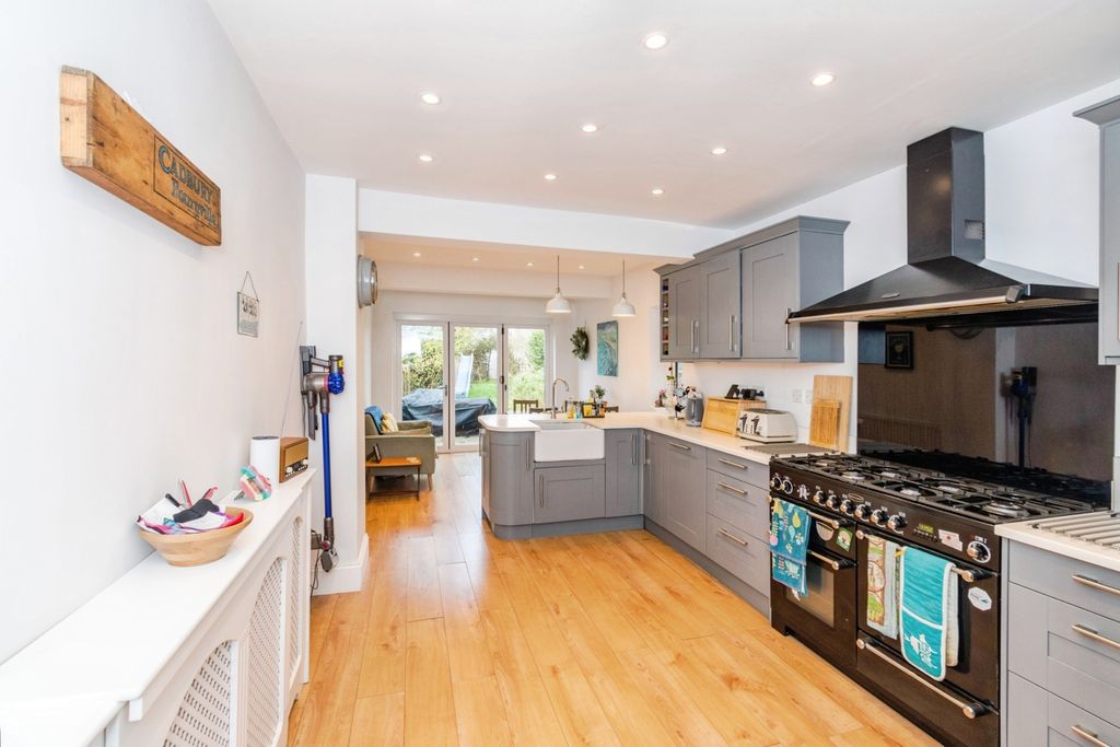 Additional image 5 of 4 bed detached house for saleSuffolk Avenue, Shirley, Southampton, Hampshire SO15