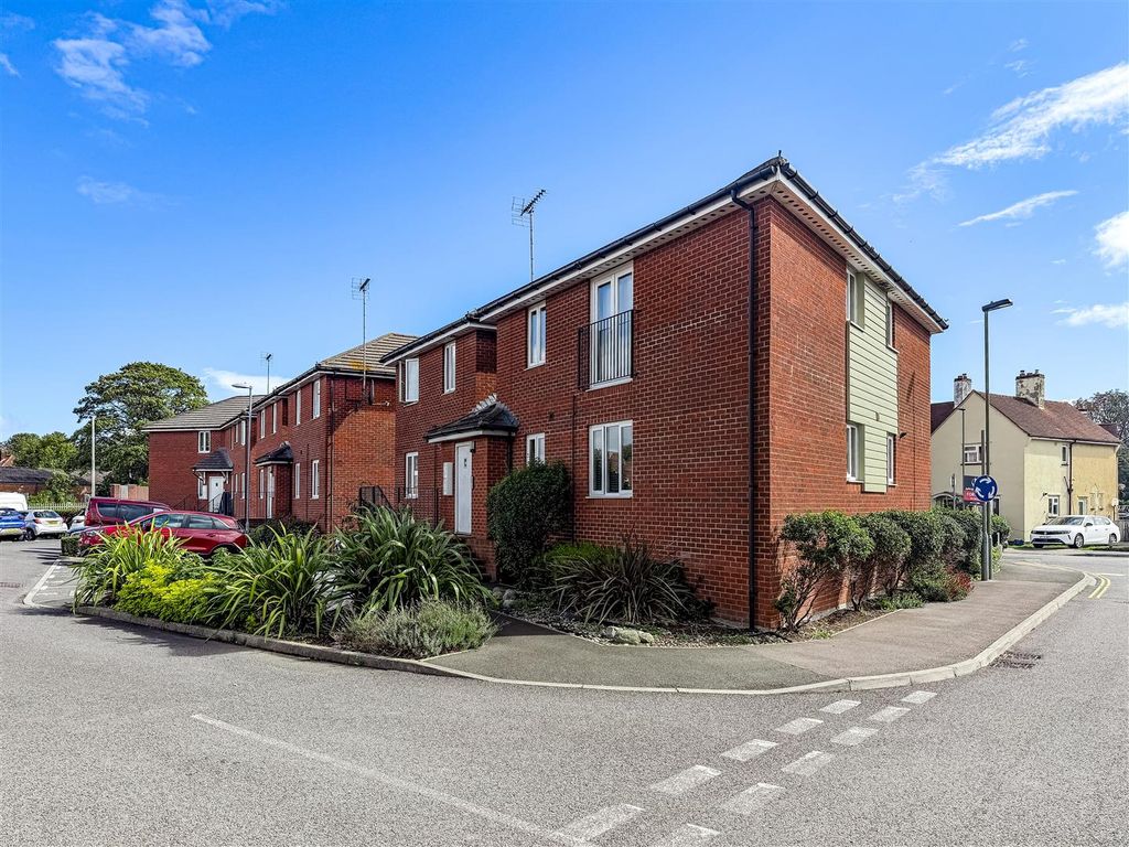 Additional image 11 of 2 bed flat for saleCambrai Close, Portsmouth PO3