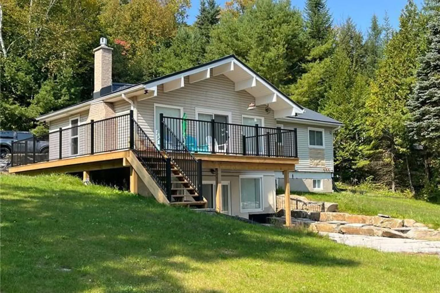 1056 Inawendawin Road