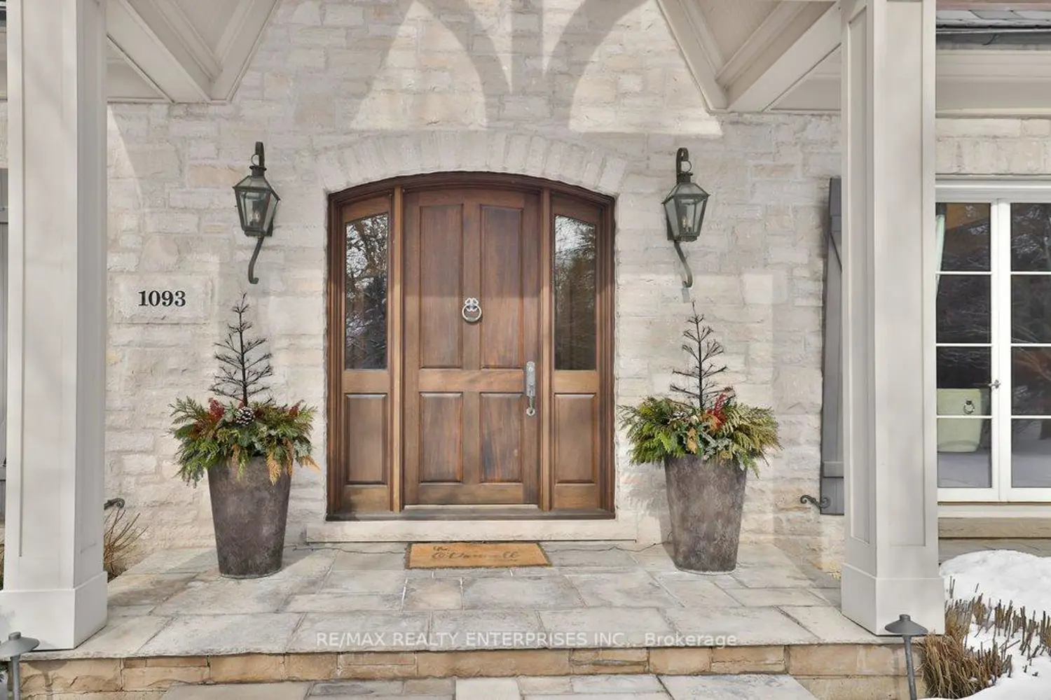 1093 Algonquin Drive