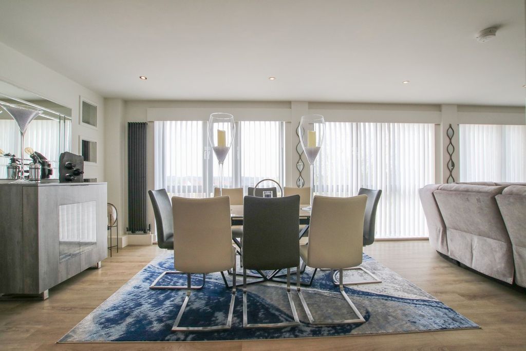 Additional image 9 of 3 bed flat for saleElms Walk, Wokingham RG40
