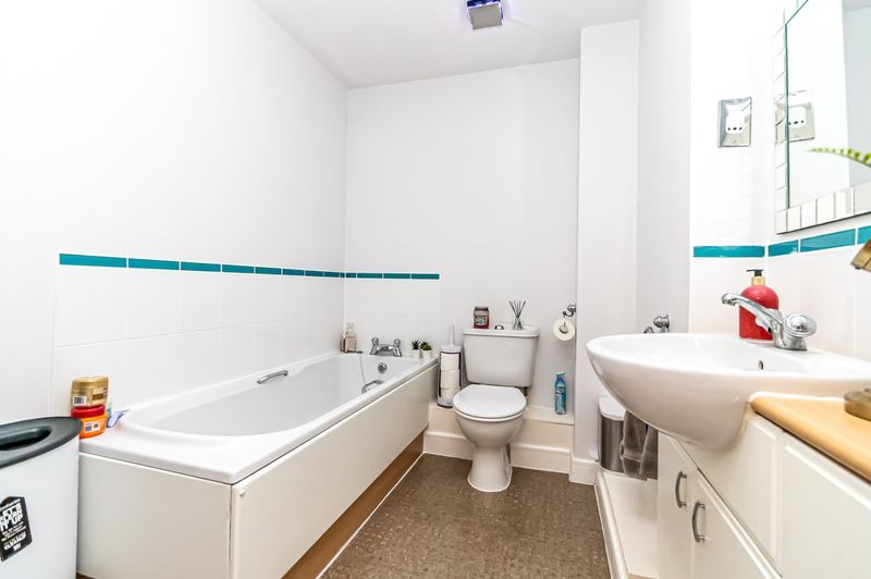 Additional image 10 of 2 bed flat for saleGisors Road, Southsea PO4