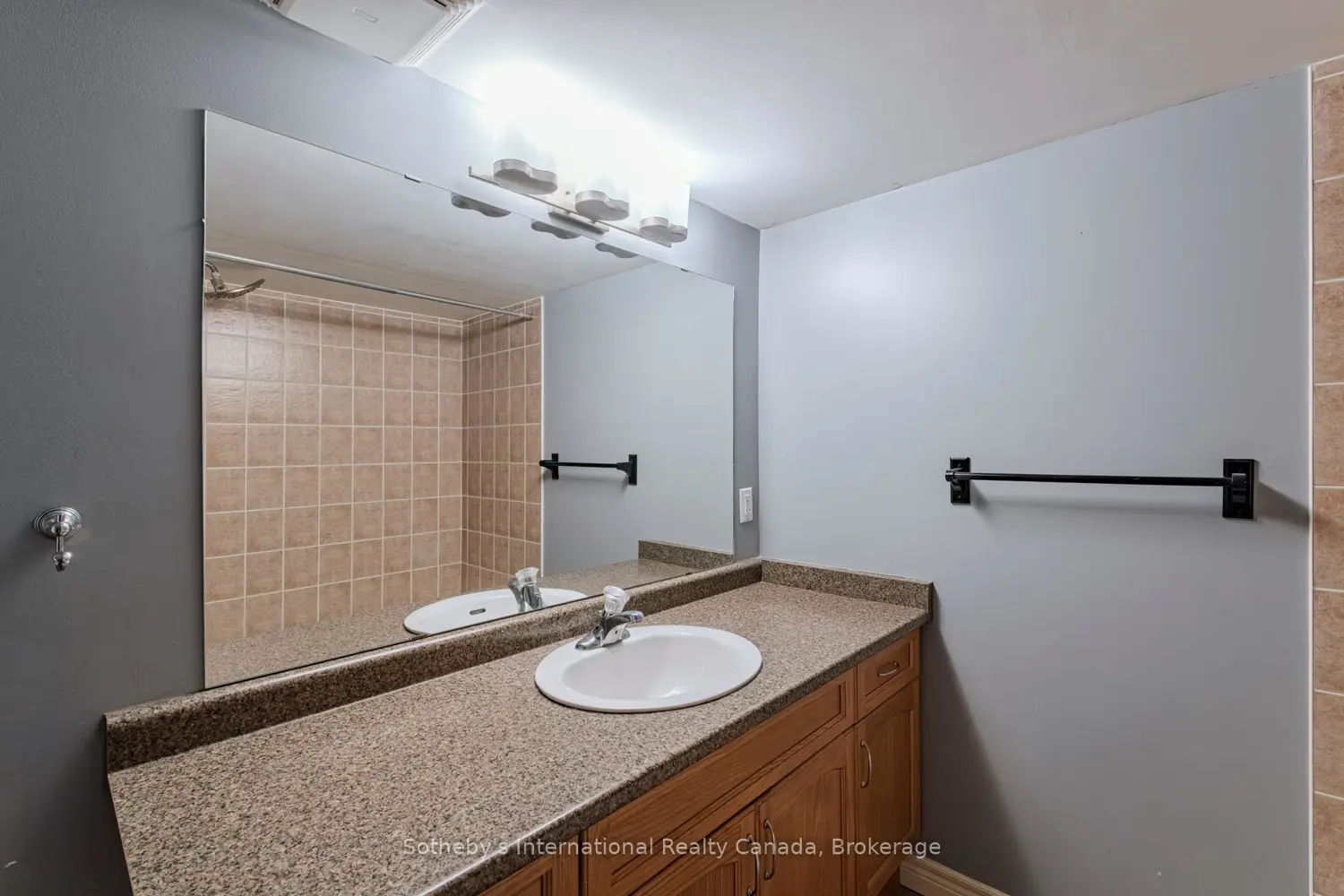 Additional image 5 of 111 Grey Street 213