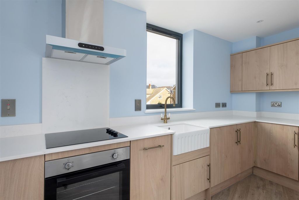 Additional image 4 of 2 bed flat for saleBeach Walk, Whitstable CT5