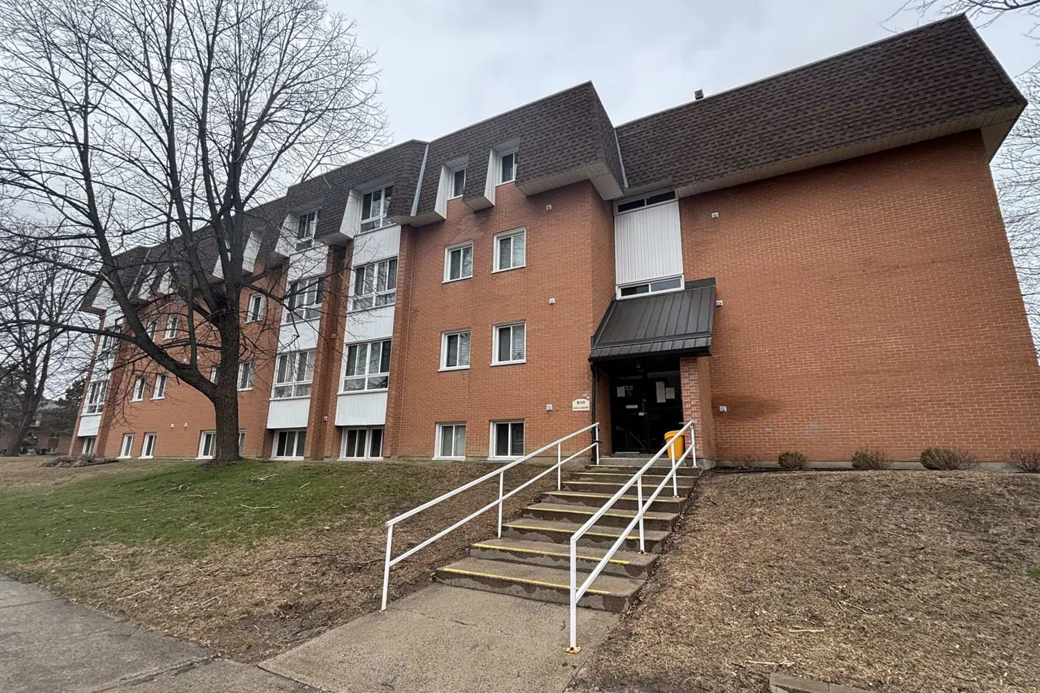 810 Kyle Crt Court 308