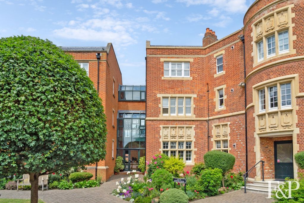Additional image 13 of 2 bed flat for saleLongbourn, Windsor SL4